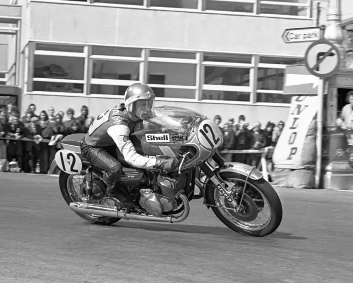 Framed Print : Bill Ingham (Suzuki) 1975 Production TT Framed Print : Bill Ingham (Suzuki) 1975 Production TT