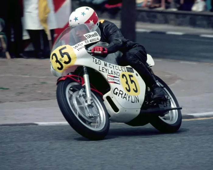 Framed Print : Bill Ingham (Yamaha) 1976 Senior TT Framed Print : Bill Ingham (Yamaha) 1976 Senior TT