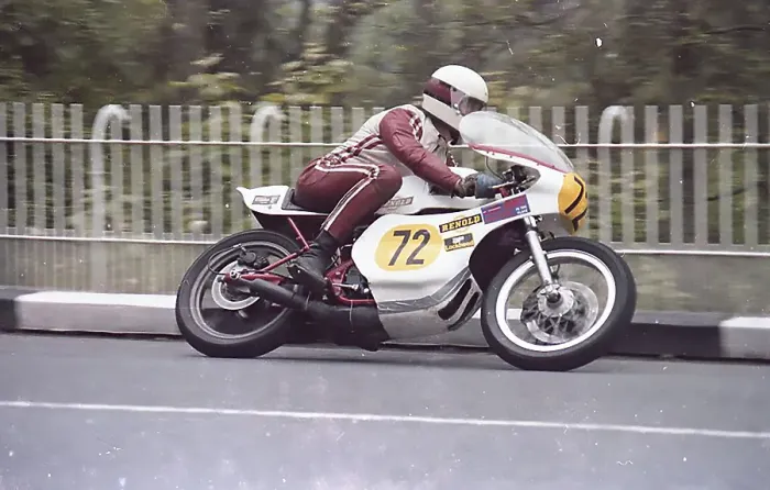 Framed Print : Bill Ingham (Yamaha) at Braddan Bridge Framed Print : Bill Ingham (Yamaha) at Braddan Bridge