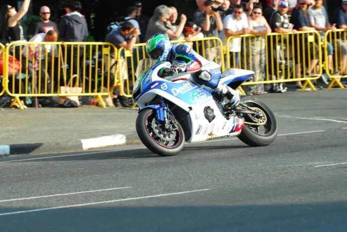 Framed Print : Ivan Lintin (Kawasaki) 2016 Lightweight TT Framed Print : Ivan Lintin (Kawasaki) 2016 Lightweight TT