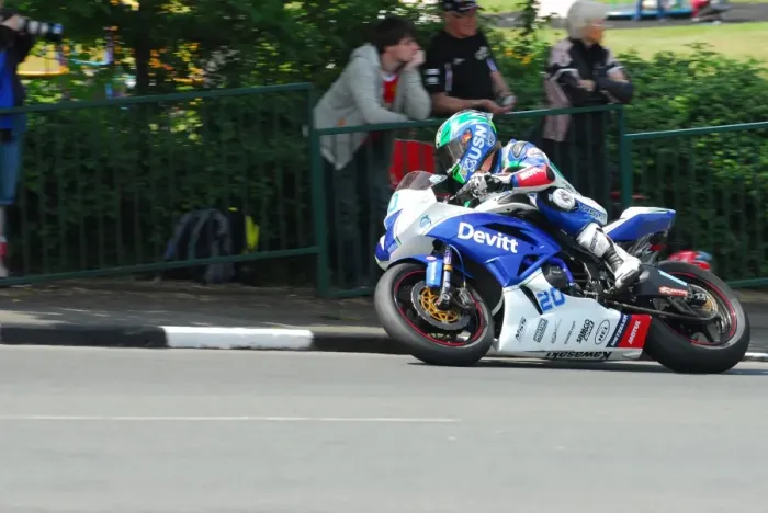 Framed Print : Ivan Lintin (Kawasaki) 2016 Supersport 2 TT Framed Print : Ivan Lintin (Kawasaki) 2016 Supersport 2 TT