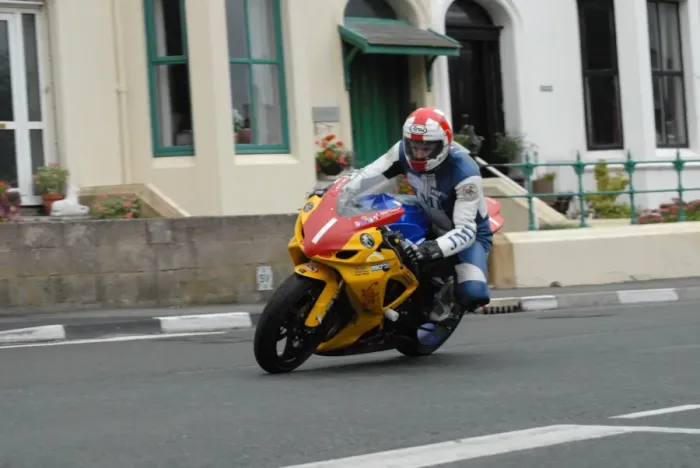 Framed Print : Ivan Lintin (Suzuki) 2008 Newcomers Manx Grand Prix