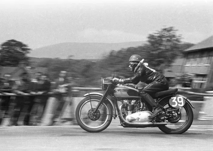Framed Print : Ivor Lloyd (Triumph) 1953 Senior Clubman TT Framed Print : Ivor Lloyd (Triumph) 1953 Senior Clubman TT