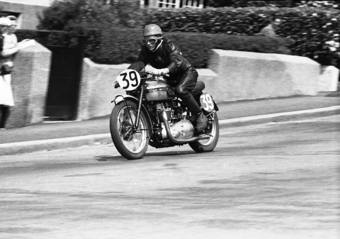 Framed Print : Ivor Lloyd (Triumph) 1953 Senior Clubman TT Framed Print : Ivor Lloyd (Triumph) 1953 Senior Clubman TT