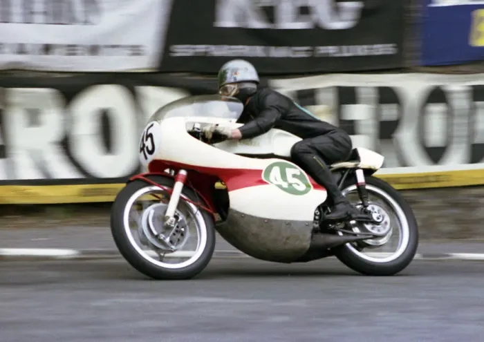 Framed Print : Bill Ivy (Yamaha) 1965 Lightweight TT