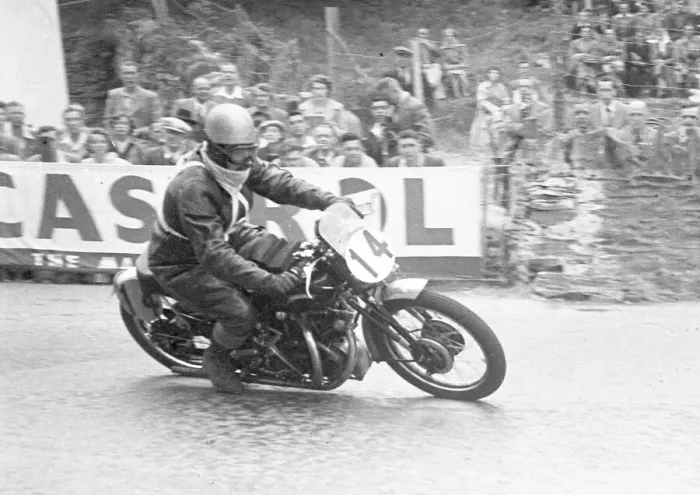 Framed Print : J Alexander (Vincent) 1950 1000cc Clubman TT Framed Print : J Alexander (Vincent) 1950 1000cc Clubman TT