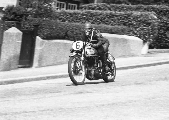 Framed Print : J E Guest (Norton) 1954 Senior Clubman TT Framed Print : J E Guest (Norton) 1954 Senior Clubman TT