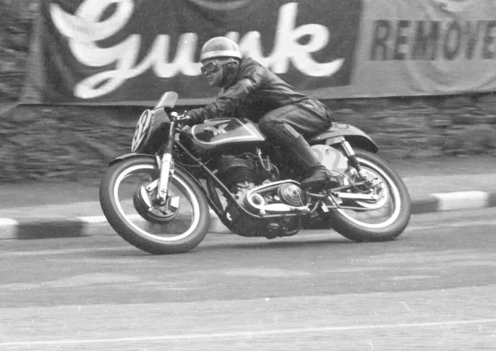 Framed Print : J L Ginger Payne (Matchless) 1960 Senior Manx Grand Prix Framed Print : J L Ginger Payne (Matchless) 1960 Senior Manx Grand Prix