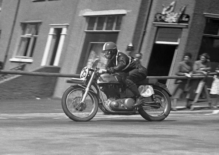 Framed Print : Jack Bottomley (Norton) 1953 Clubman TT Framed Print : Jack Bottomley (Norton) 1953 Clubman TT