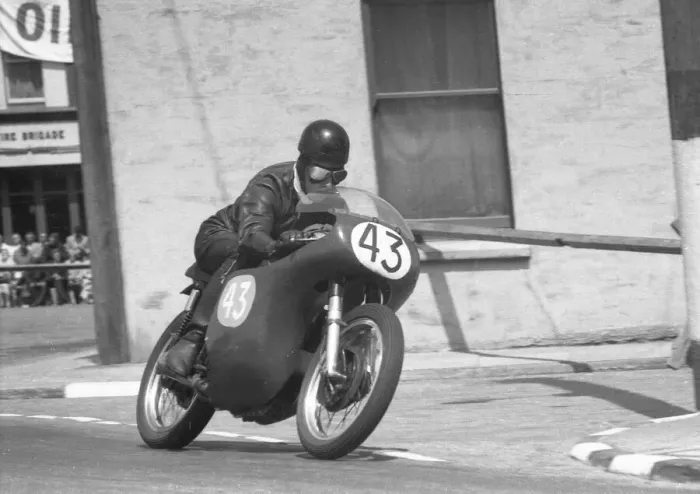 Framed Print : Jack Bullock (Norton) 1960 Junior TT Framed Print : Jack Bullock (Norton) 1960 Junior TT