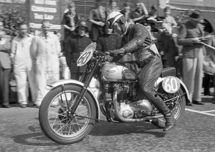 Framed Print : Jack Cannell (Triumph) 1947 Senior Clubman TT Framed Print : Jack Cannell (Triumph) 1947 Senior Clubman TT