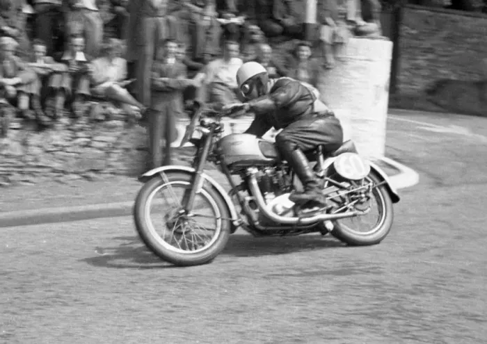 Framed Print : Jack Cannell (Triumph) 1947 Senior Clubman TT Framed Print : Jack Cannell (Triumph) 1947 Senior Clubman TT