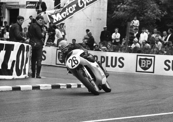 Framed Print : Jack Findlay (DMW) 1965 Lightweight TT Framed Print : Jack Findlay (DMW) 1965 Lightweight TT