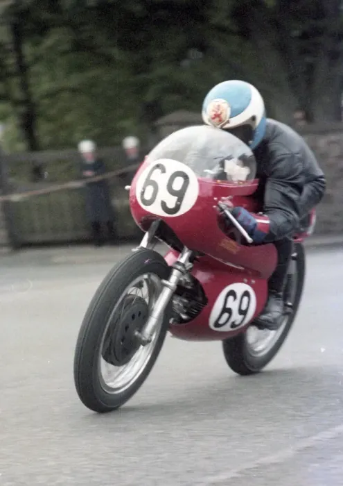Framed Print : Jack Gow (Aermacchi) 1983 Junior Classic Manx Grand Prix Framed Print : Jack Gow (Aermacchi) 1983 Junior Classic Manx Grand Prix