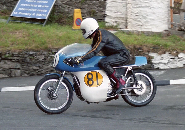 Jack Hoey (Matchless Metisse) 2000 Classic Parade Lap