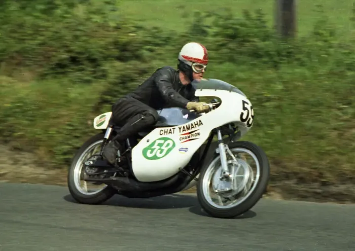 Framed Print : Jack Machin (Chat Yamaha) 1971 Lightweight TT Framed Print : Jack Machin (Chat Yamaha) 1971 Lightweight TT