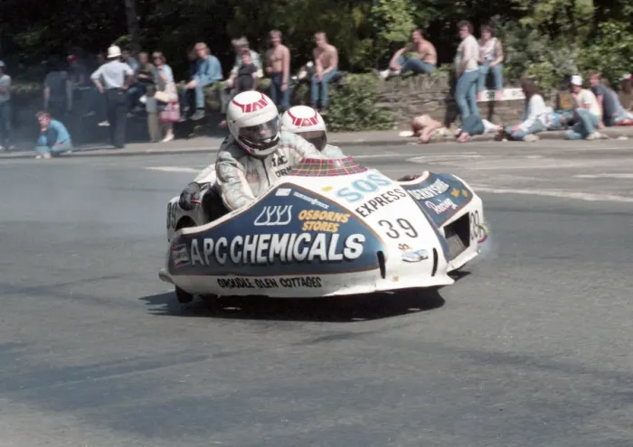 Framed Print : Jack Muldoon & Billy Costello (Yamaha) 1985 Sidecar TT Framed Print : Jack Muldoon & Billy Costello (Yamaha) 1985 Sidecar TT