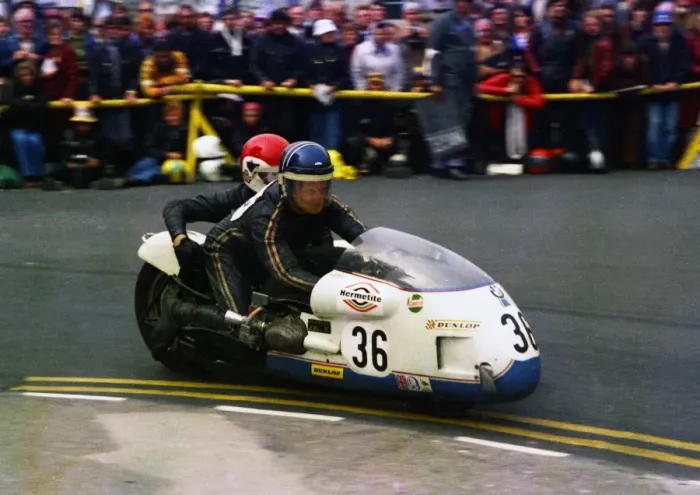 Framed Print : Jack Trustham & Alan Cowley (BMW) 1977 Sidecar TT