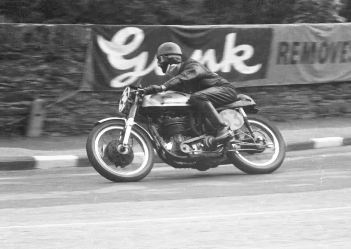 Framed Print : Jack Trustham (Norton) 1960 Senior Manx Grand Prix Framed Print : Jack Trustham (Norton) 1960 Senior Manx Grand Prix