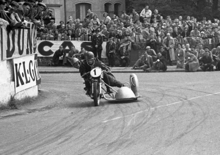 Framed Print : Jack Wijns & Jean Vervoot (Norton) 1954 Sidecar TT Framed Print : Jack Wijns & Jean Vervoot (Norton) 1954 Sidecar TT