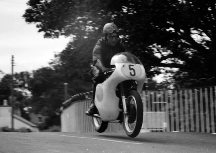 Framed Print : Jack York (GBS) 1962 Senior Manx Grand Peix Framed Print : Jack York (GBS) 1962 Senior Manx Grand Peix