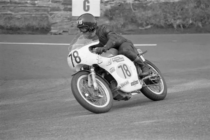 Framed Print : James Ashton (Seeley) 1972 Senior TT Framed Print : James Ashton (Seeley) 1972 Senior TT