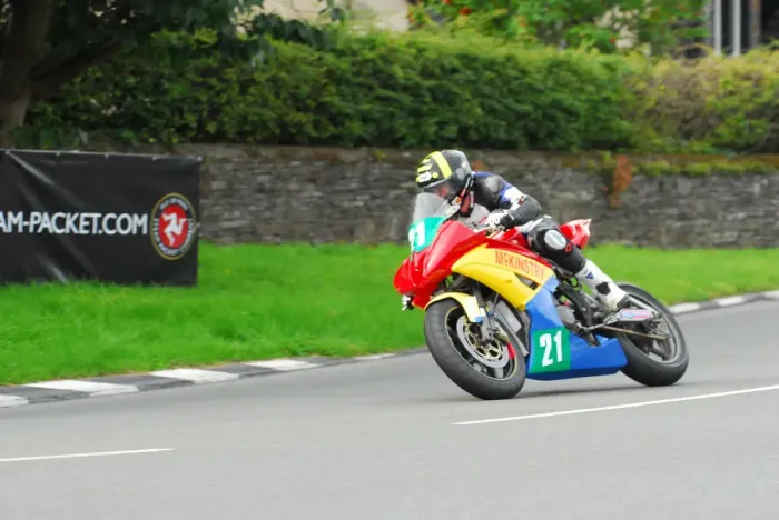 Framed Print : James Chawke (Kawasaki) 2015 Super Twin Manx Grand Prix