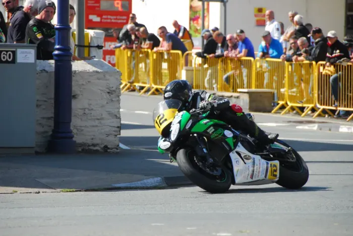 Framed Print : James Chawke (Kawasaki) 2018 Senior Manx Grand Prix Framed Print : James Chawke (Kawasaki) 2018 Senior Manx Grand Prix