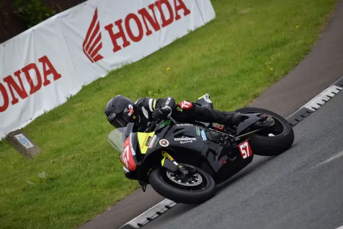 Framed Print : James Chawke (Suzuki) 2019 Senior TT Framed Print : James Chawke (Suzuki) 2019 Senior TT