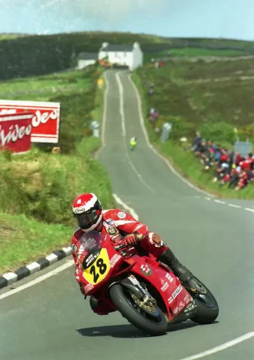 Framed Print : James Courtney (MSR Ducati) 2000 Senior TT Framed Print : James Courtney (MSR Ducati) 2000 Senior TT