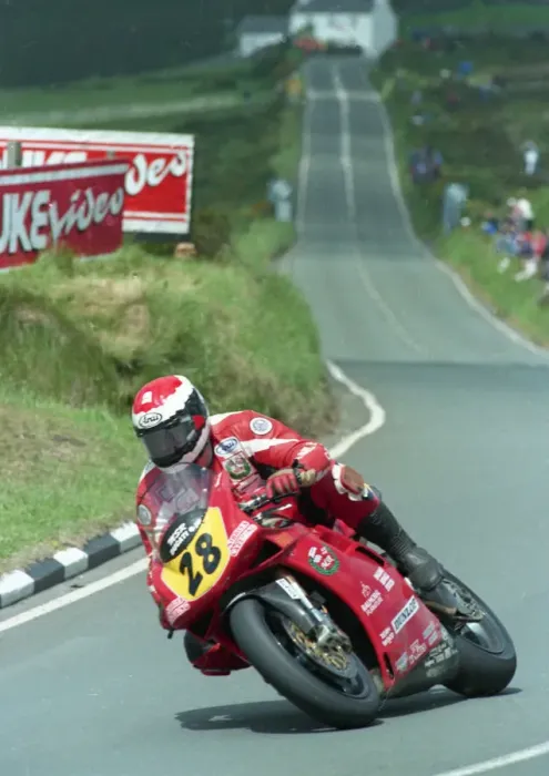Framed Print : James Courtney (MSR Ducati) 2000 Senior TT Framed Print : James Courtney (MSR Ducati) 2000 Senior TT
