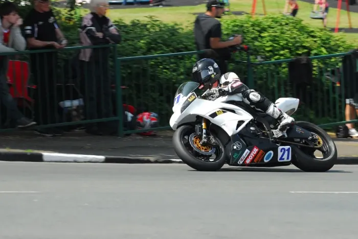 Framed Print : James Coward (Kawasaki) 2016 Supersport 2 TT Framed Print : James Coward (Kawasaki) 2016 Supersport 2 TT