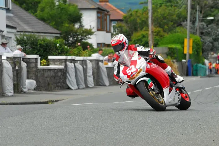 Framed Print : James Cowton (Honda) 2014 Southern 100 Framed Print : James Cowton (Honda) 2014 Southern 100