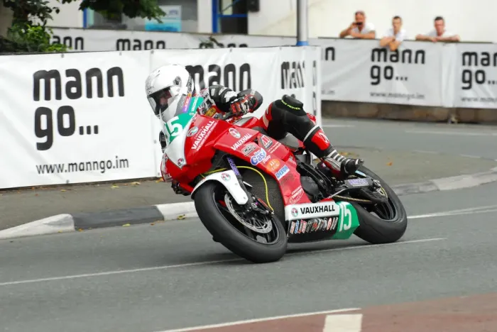 Framed Print : James Cowton (Kawasaki) 2013 Lightweight Manx Grand Prix Framed Print : James Cowton (Kawasaki) 2013 Lightweight Manx Grand Prix