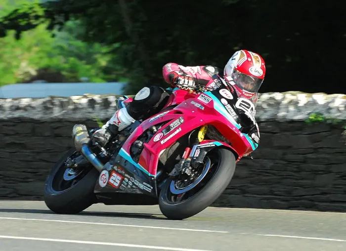 Framed Print : James Cowton (Kawasaki) 2018 Superbike TT
