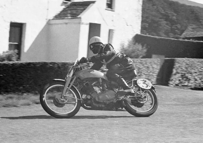 Framed Print : James Crossley (Vincent) 1951 Senior Manx Grand Prix