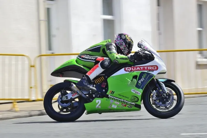 Framed Print : James Hillier (Kawasaki) Framed Print : James Hillier (Kawasaki)