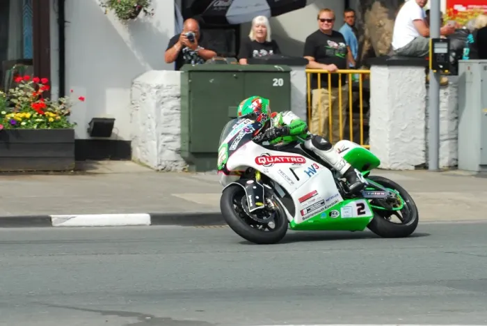 Framed Print : James Hillier (Kawasaki) 2015 Lightweight TT Framed Print : James Hillier (Kawasaki) 2015 Lightweight TT