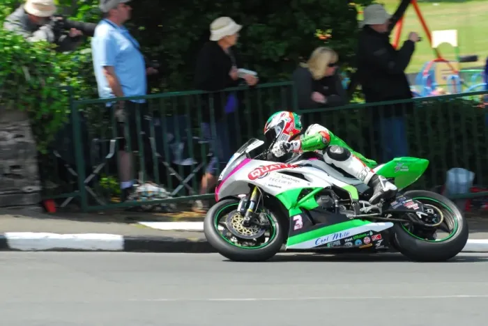 Framed Print : James Hillier (Kawasaki) 2016 Supersport 2 TT Framed Print : James Hillier (Kawasaki) 2016 Supersport 2 TT