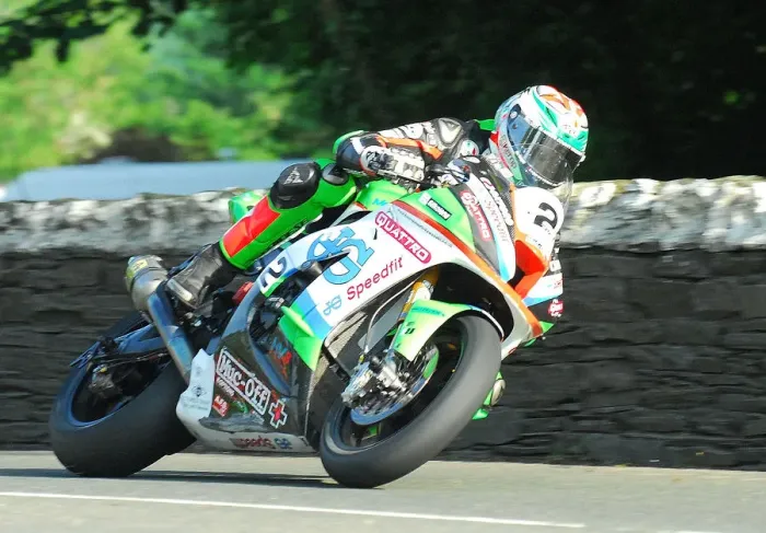 Framed Print : James Hillier (Kawasaki) 2018 Superbike TT Framed Print : James Hillier (Kawasaki) 2018 Superbike TT