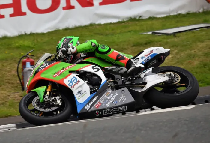 Framed Print : James Hillier (Kawasaki) 2019 Senior TT Framed Print : James Hillier (Kawasaki) 2019 Senior TT