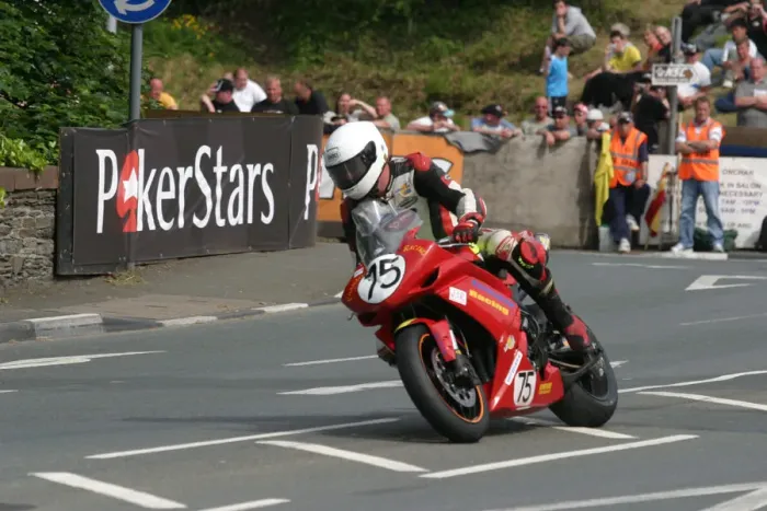 Framed Print : James Hurrell (Yamaha) 2010 Superbike TT