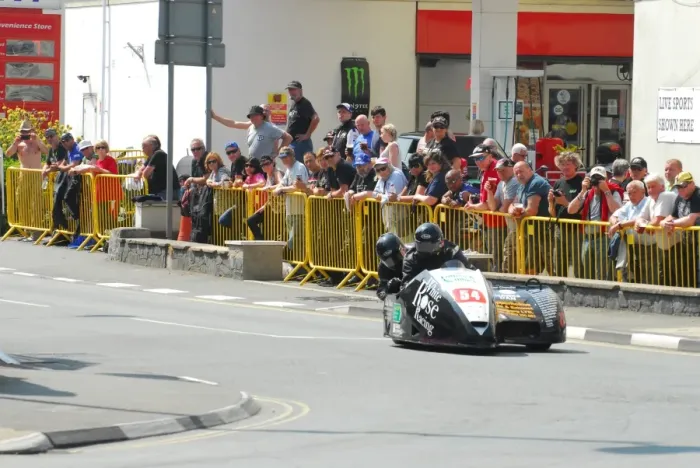 Framed Print : James Noble & Shaun Chandler (MR Equipe) 2016 Sidecar TT Framed Print : James Noble & Shaun Chandler (MR Equipe) 2016 Sidecar TT