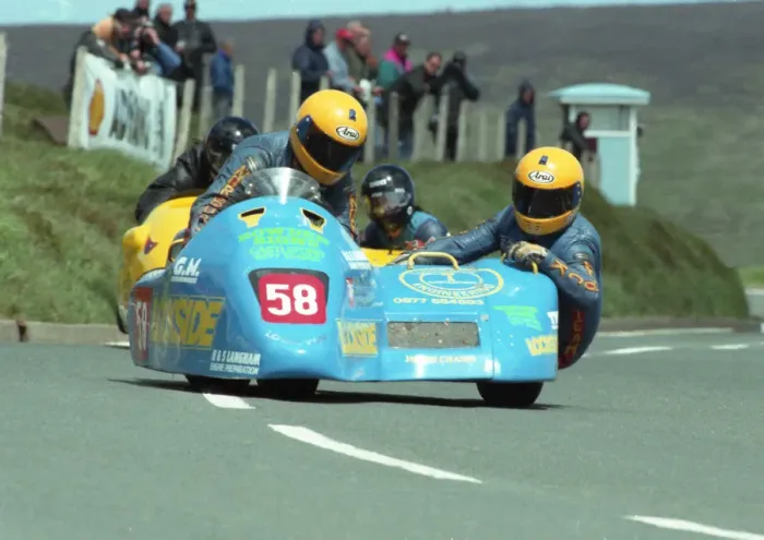 Framed Print : James Norbury & Norman Elcock (Jacobs Yamaha) 1995 Sidecar TT