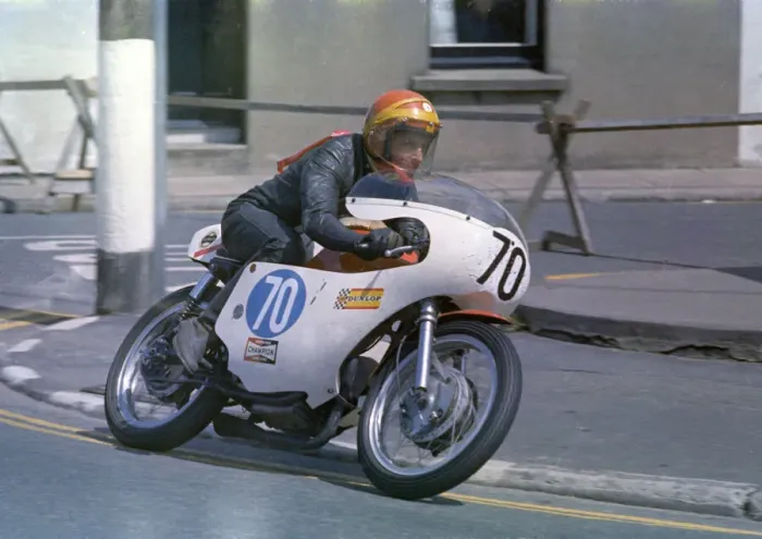 Framed Print : James Pearson (Ducati) 1973 Junior TT Framed Print : James Pearson (Ducati) 1973 Junior TT