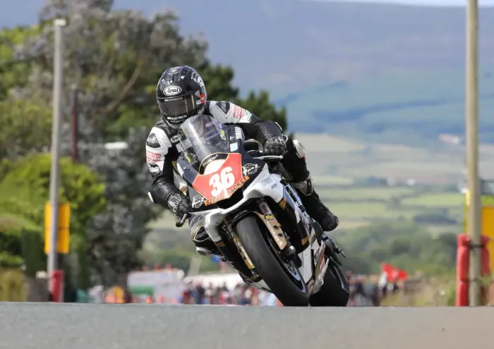 Framed Print : Jamie Coward (Yamaha) 2019 Southern 100 Framed Print : Jamie Coward (Yamaha) 2019 Southern 100