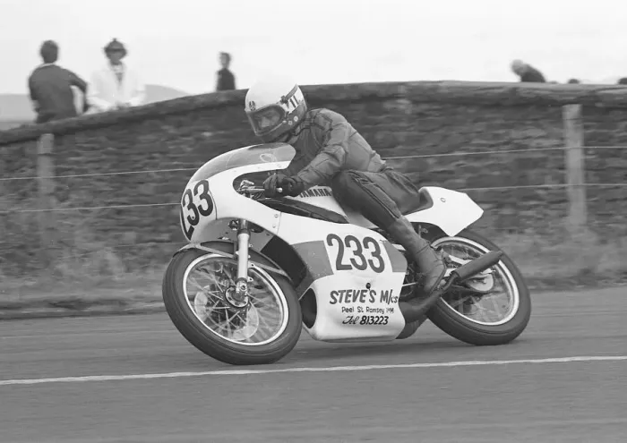 Framed Print : Jamie Garrett (Yamaha) 1981 Southern 100 Framed Print : Jamie Garrett (Yamaha) 1981 Southern 100
