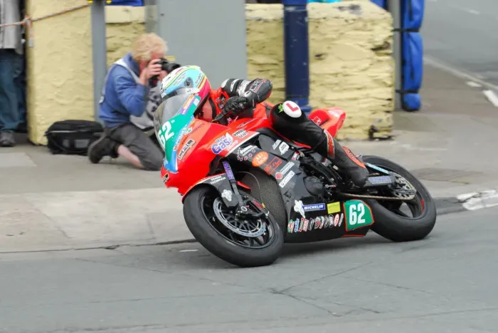 Framed Print : Jamie Hamilton (Kawasaki) 2014 Lightweight TT Framed Print : Jamie Hamilton (Kawasaki) 2014 Lightweight TT