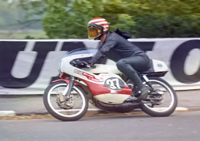 Framed Print : Jan Kostwinder (Yamaha) 1971 Ultra Lightweight TT Framed Print : Jan Kostwinder (Yamaha) 1971 Ultra Lightweight TT