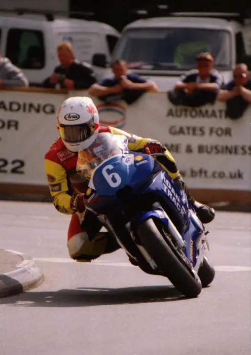 Framed Print : Jason Griffiths (Yamaha) 2002 Junior 600 TT Framed Print : Jason Griffiths (Yamaha) 2002 Junior 600 TT